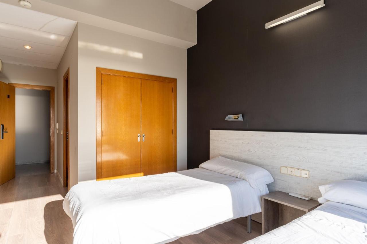 Costablanca Explore Hostel Sports & Events La Mariña 外观 照片