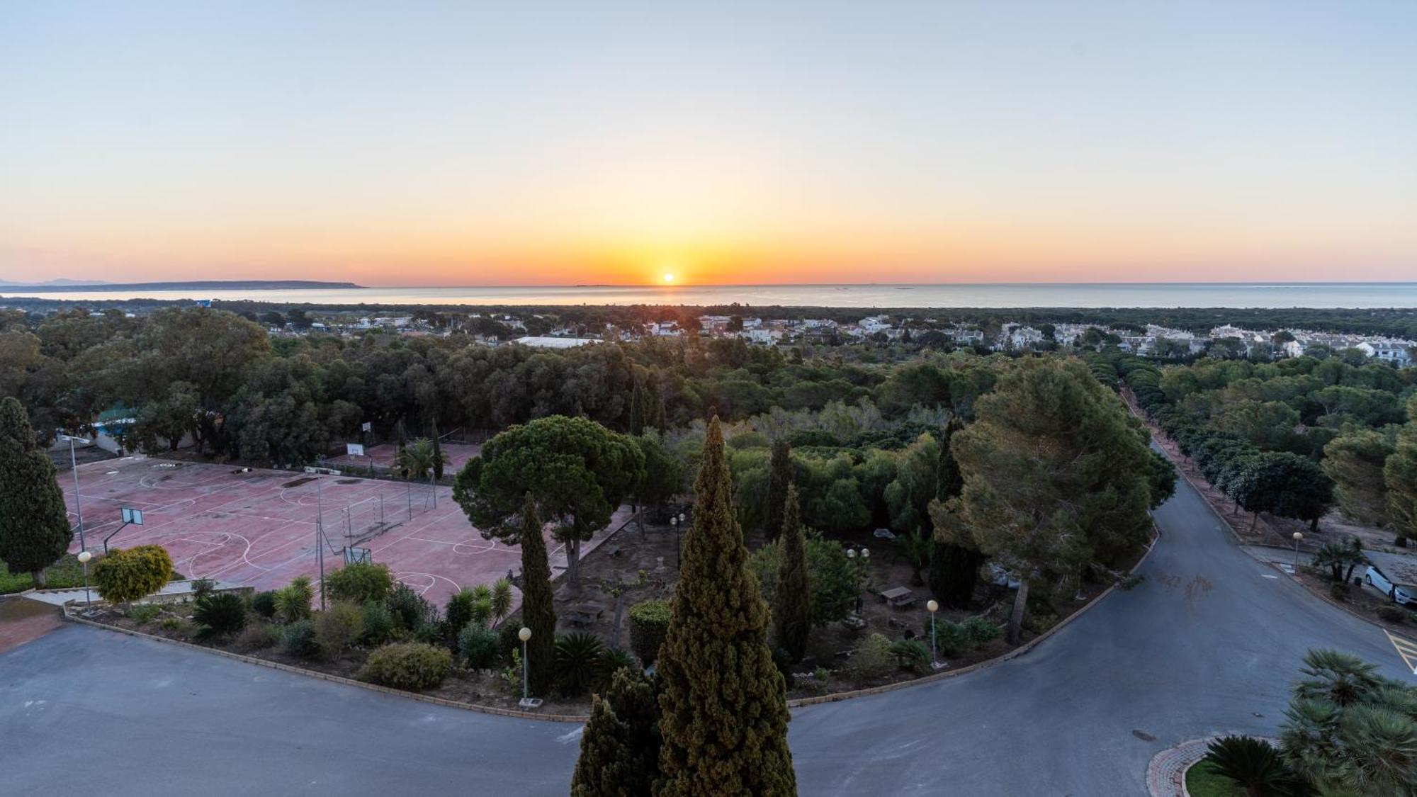Costablanca Explore Hostel Sports & Events La Mariña 外观 照片